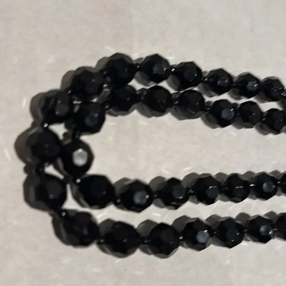 Black Beaded Necklace Classic Design - Picture 5 of 5